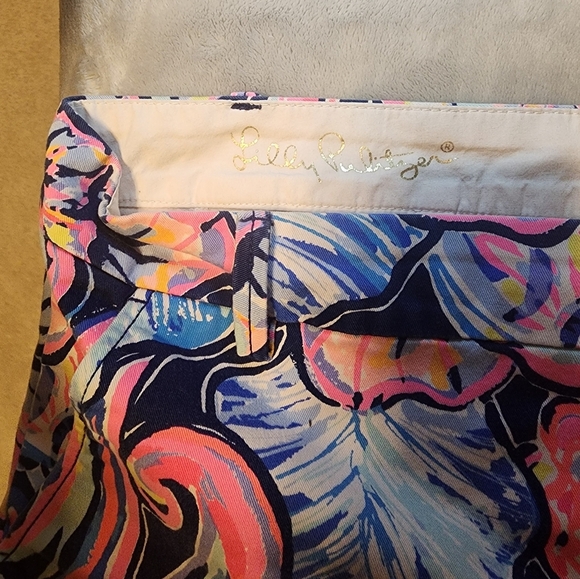 Lilly Pulitzer Jayne Stretch Floral Print Shorts Navy Pink Orange Size 14 - Picture 5 of 12